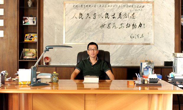 中國同一天實(shí)現(xiàn)了“可上九天攬?jiān)拢上挛逖笞谨M”——董事長：魏國平